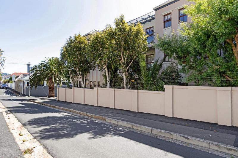 To Let 2 Bedroom Property for Rent in Sea Point Western Cape